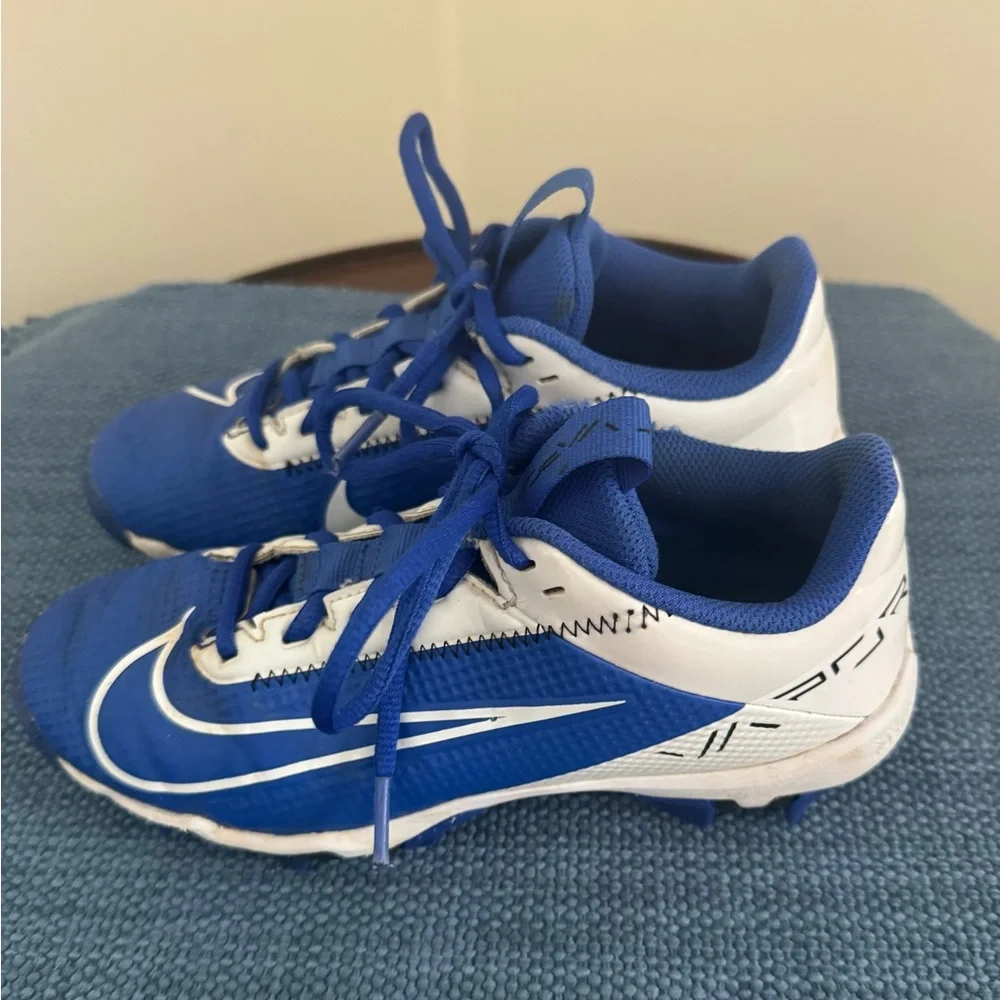 Nike Vapor Boys Cleats, Size 3Y